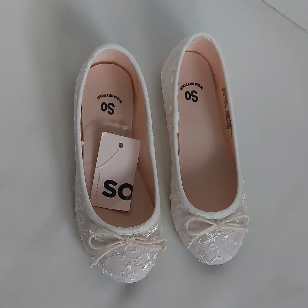 So Pensacola White Lace Ballet Flats Girls‎ Size 12